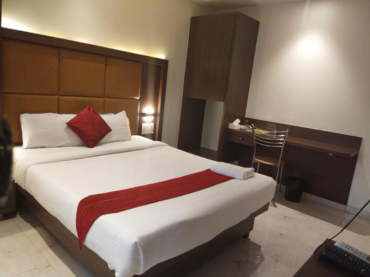 Hotel Monarch Express Near Karnala Sports Academy Panvel,Navi Mumbai Kültér fotó