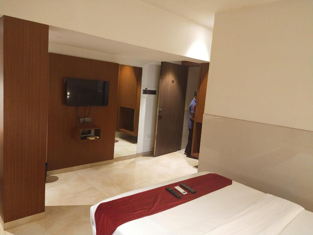 Hotel Monarch Express Near Karnala Sports Academy Panvel,Navi Mumbai Kültér fotó